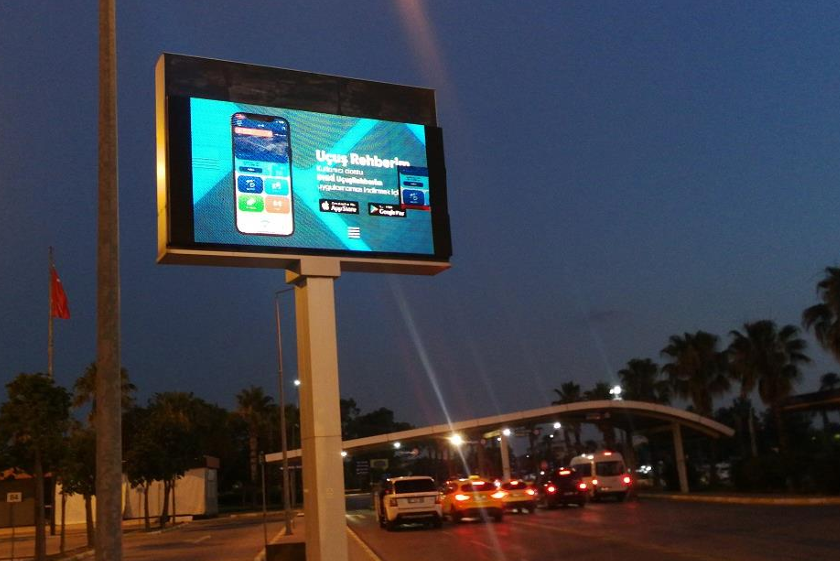 Antalya Havalimanı otopark çıkışı ekranları
