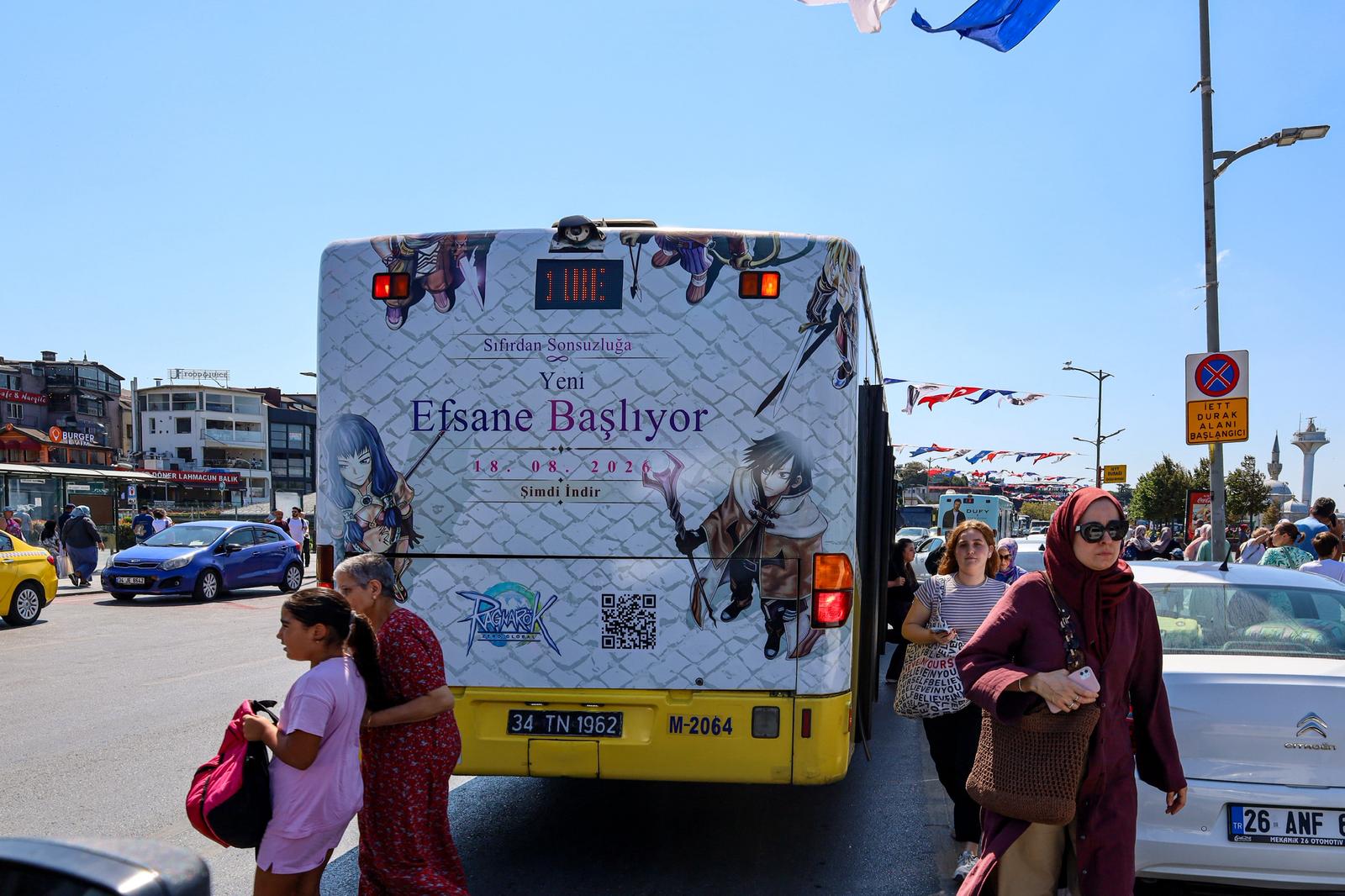 Ragnarok Online Superback bus wrap on an Istanbul street